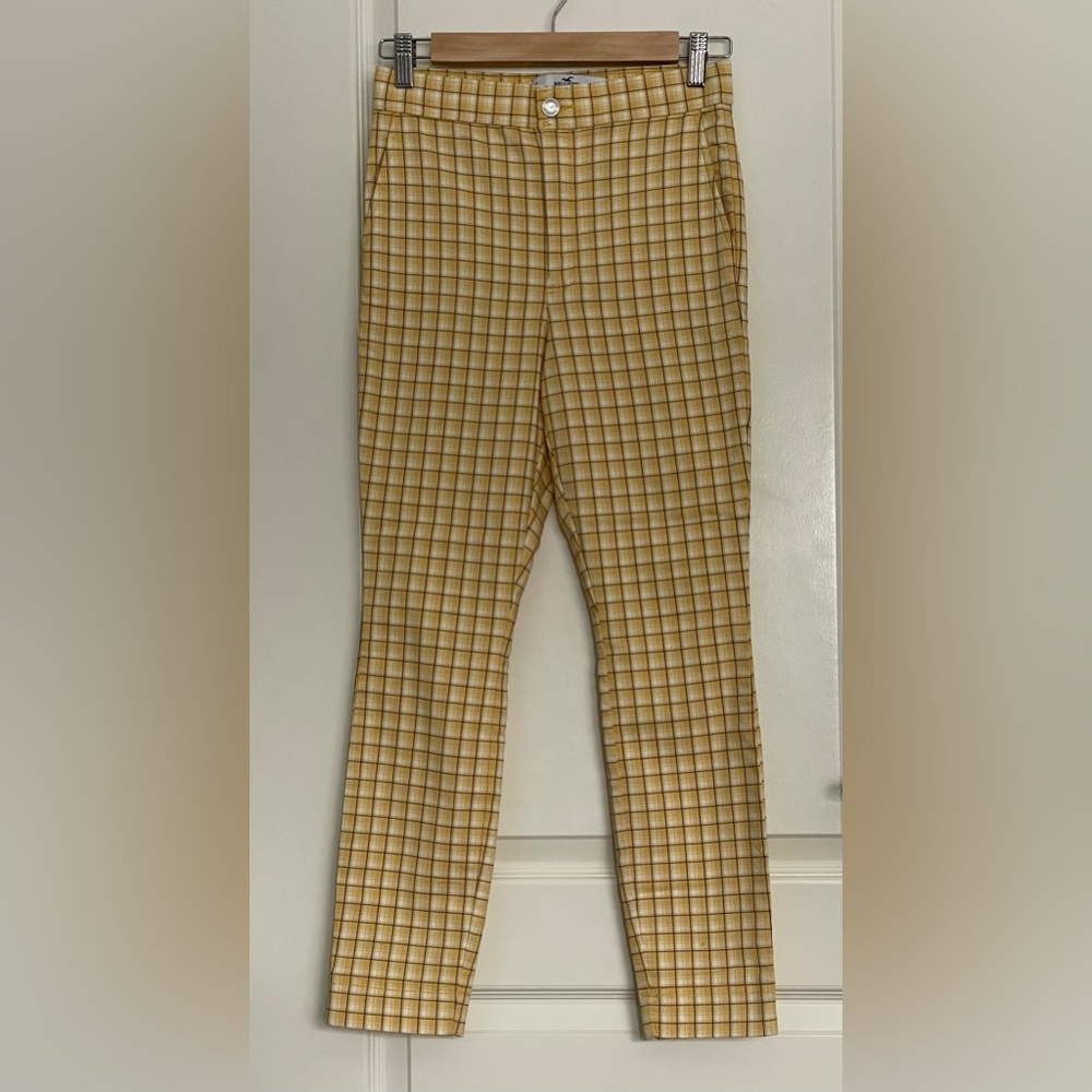 HOLLISTER Ultra High Rise Plaid Stretch Pants Yellow White Black Cropped S Short